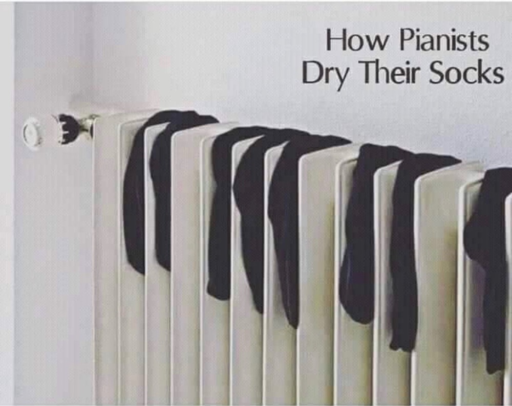 How pianists dry their socks